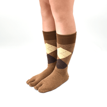 Load images into the gallery viewer,Twisted heathered argyle tabi crew socks