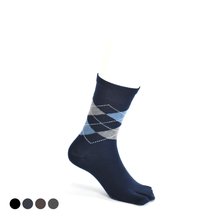 Load images into the gallery viewer,Argyle pattern tabi crew socks
