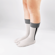 Load images into the gallery viewer,I-Line Tabi Crew Socks