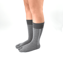 Load images into the gallery viewer,I-Line Tabi Crew Socks