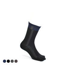 Load images into the gallery viewer,VI-Line Tabi Crew Socks