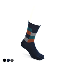 Load images into the gallery viewer,Square Pattern Tabi Crew Socks
