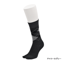 Load images into the gallery viewer,Argyle pattern tabi crew socks