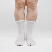 Load images into the gallery viewer,Plain Tabi Crew Socks with Pile Sole