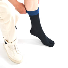 Load images into the gallery viewer,One Point Tabi Crew Socks