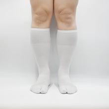 Load images into the gallery viewer,Plain Tabi Crew Socks with Pile Sole
